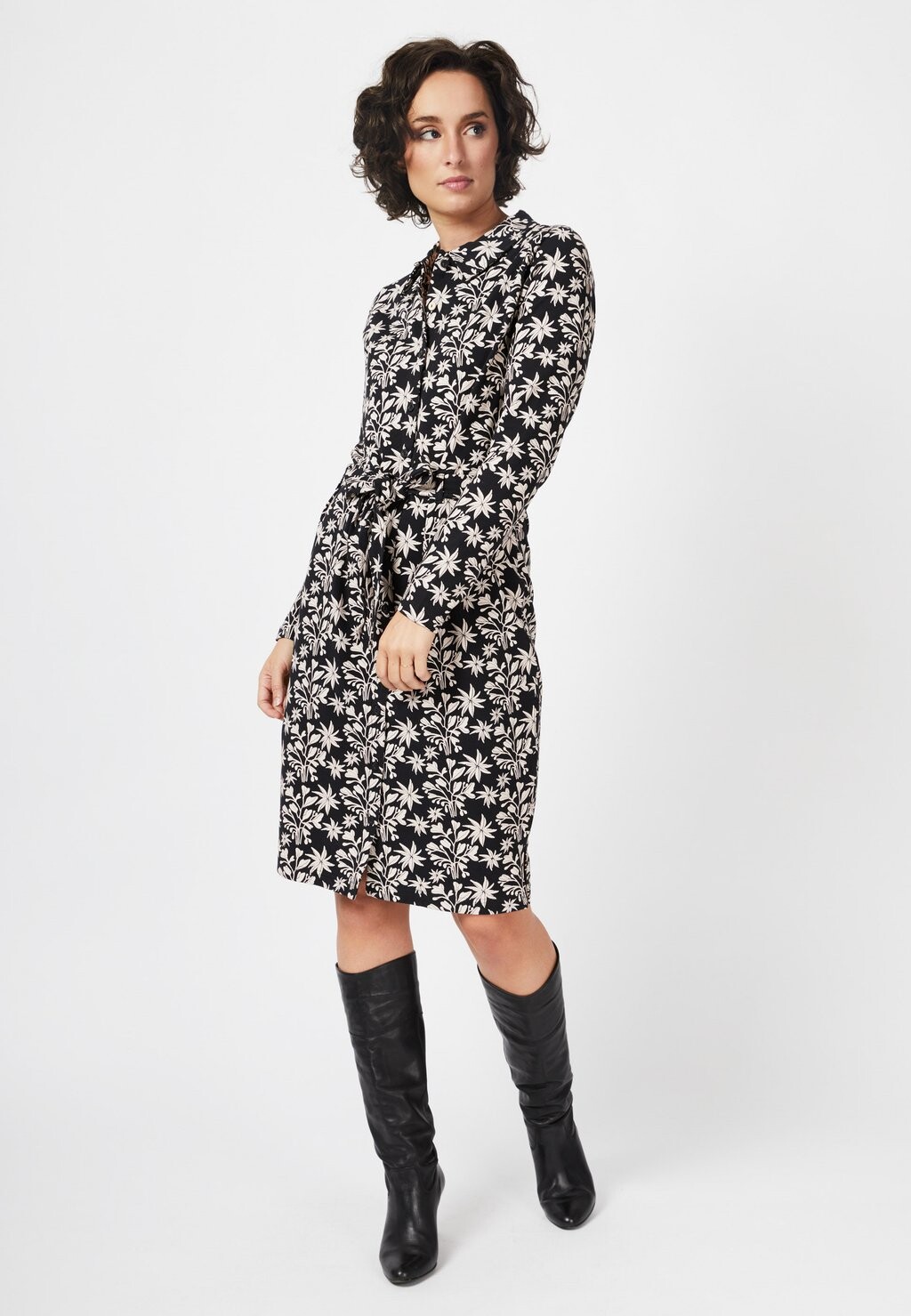 

Платье из джерси WAITING ON THE SIDELINES WITH FLORAL PRINT 4funkyflavours, цвет black