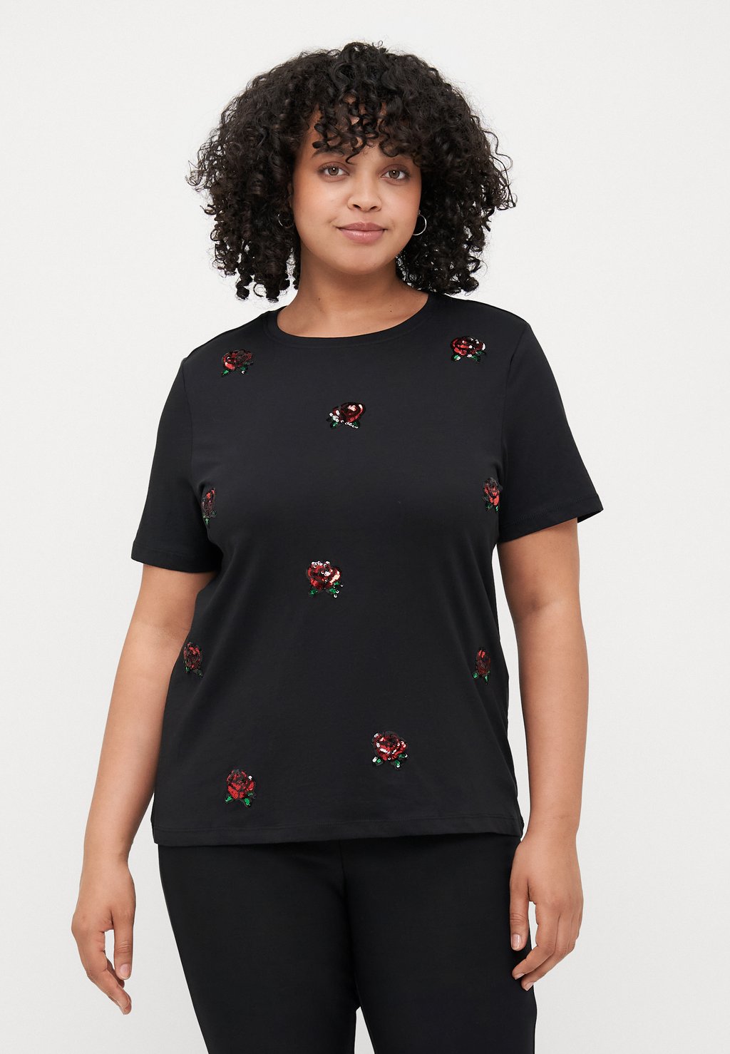 

Футболка с принтом CARKITA LIFE TEE ONLY Carmakoma, черный