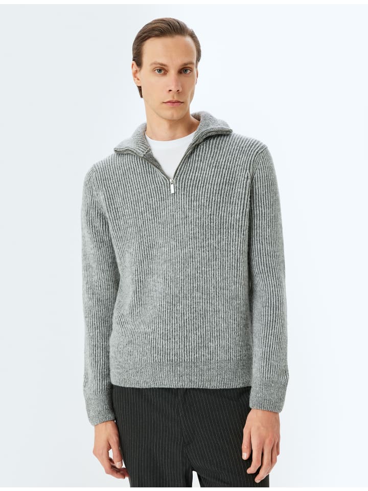 

Свитер серого цвета KOTON