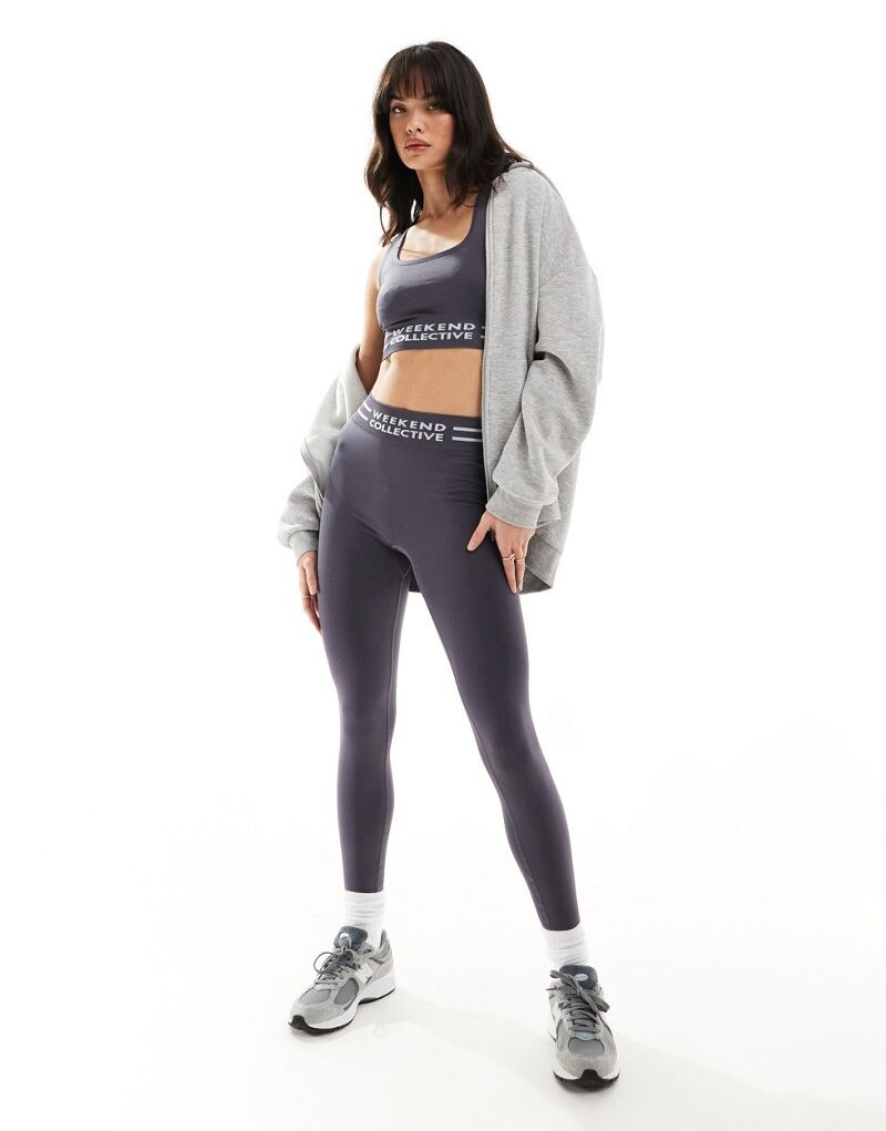 

Темно-серые бесшовные леггинсы с фирменным поясом ASOS Weekend Collective