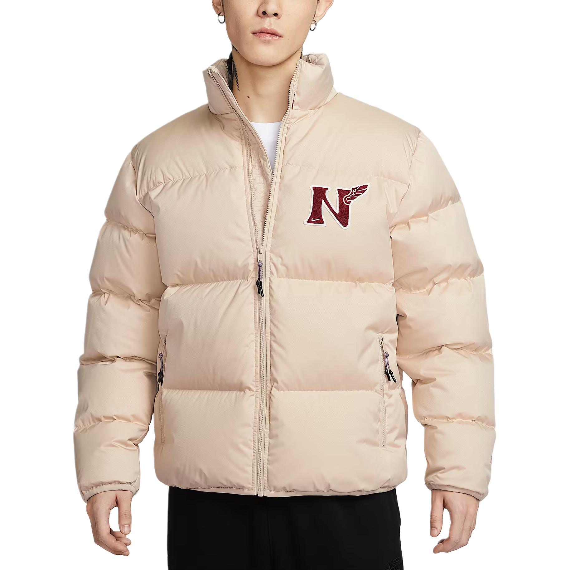 

Nike Клубная пуховая куртка мужская Dune White со стоячим воротником, умеренное наполнение пухом