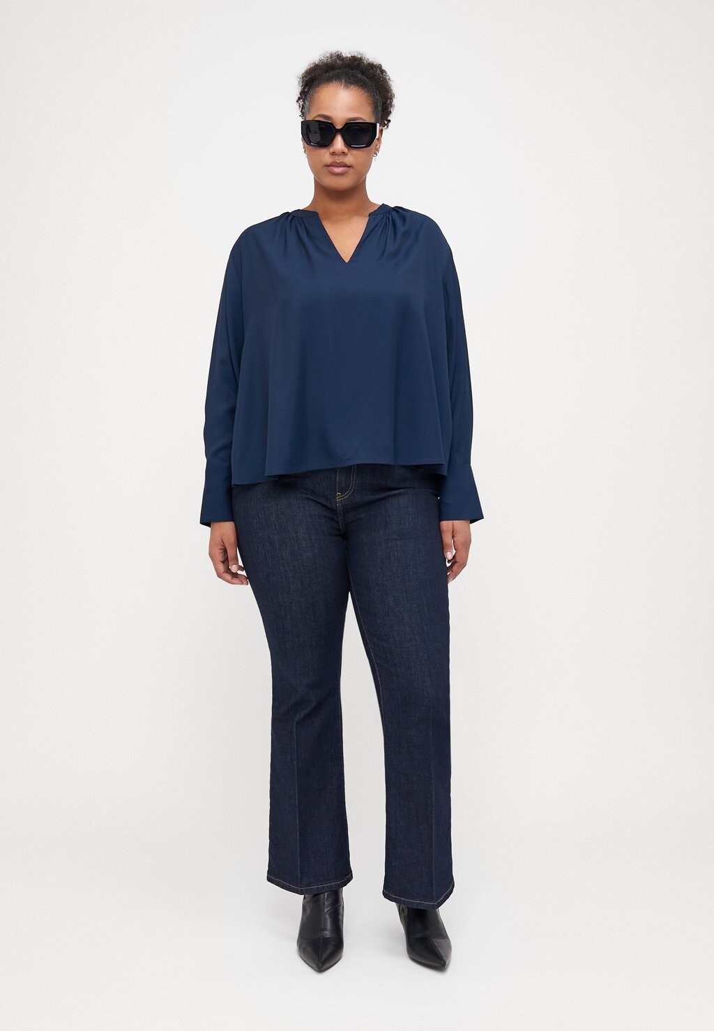 

Блуза V NECK BLOUSE Tommy Hilfiger Curve, темно-синий