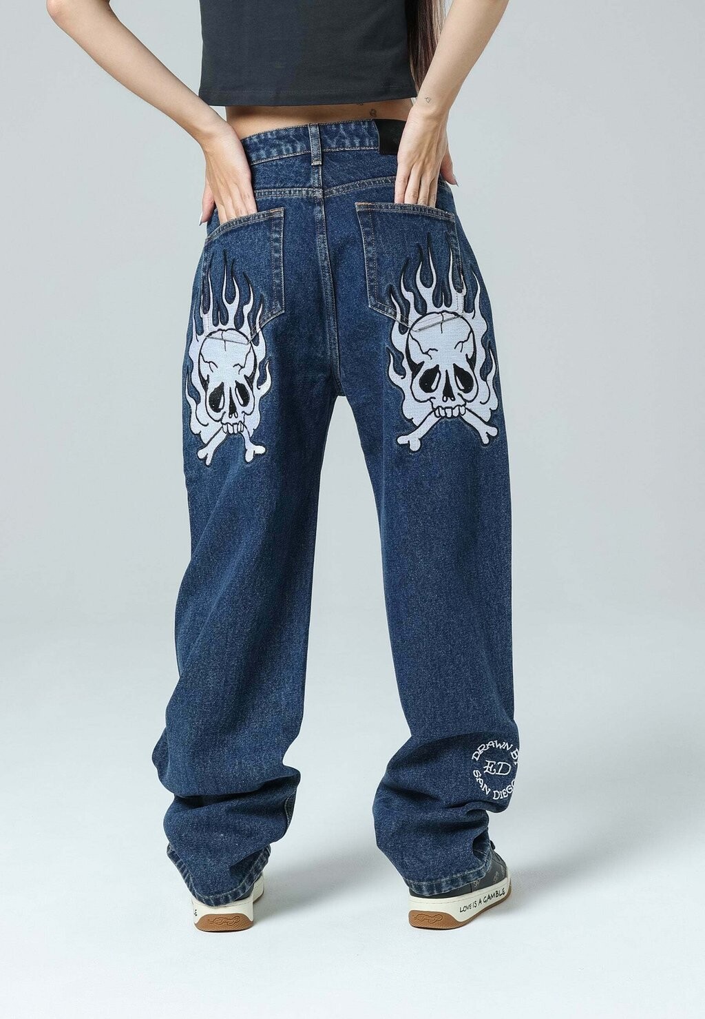 

Джинсы мешковатые Ed Hardy