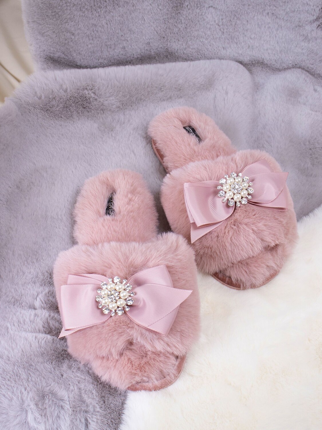Тапочки из искусственного меха Pretty You London Anya, розовые — фото 2