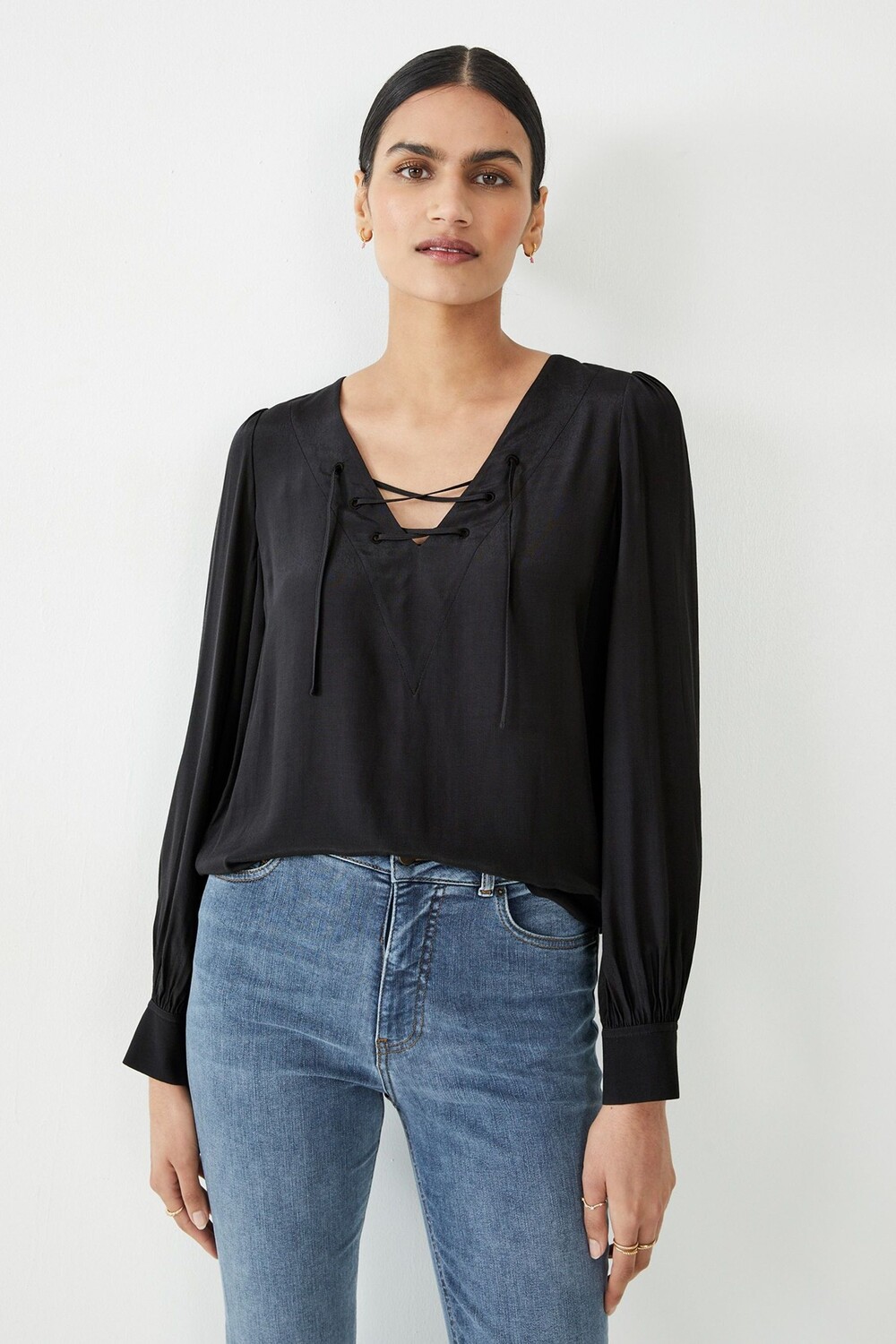 

Блузка Лара на завязках Hush, черный