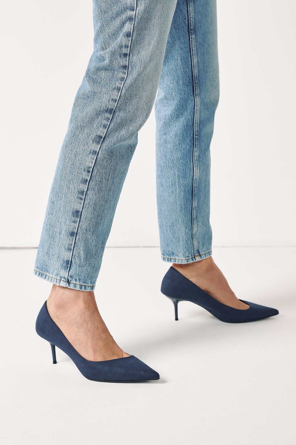 

Туфли Forever Comfort с асимметричным вырезом на утке Next, синий