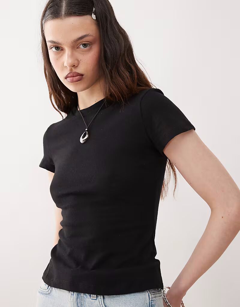 

Футболка Weekday из льняной смеси черного цвета эксклюзивно для ASOS