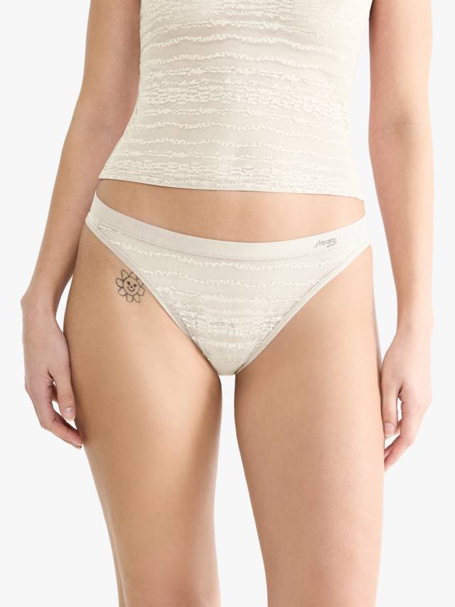 

Бесплатные трусики Evolve Lace String sloggi, Silk White