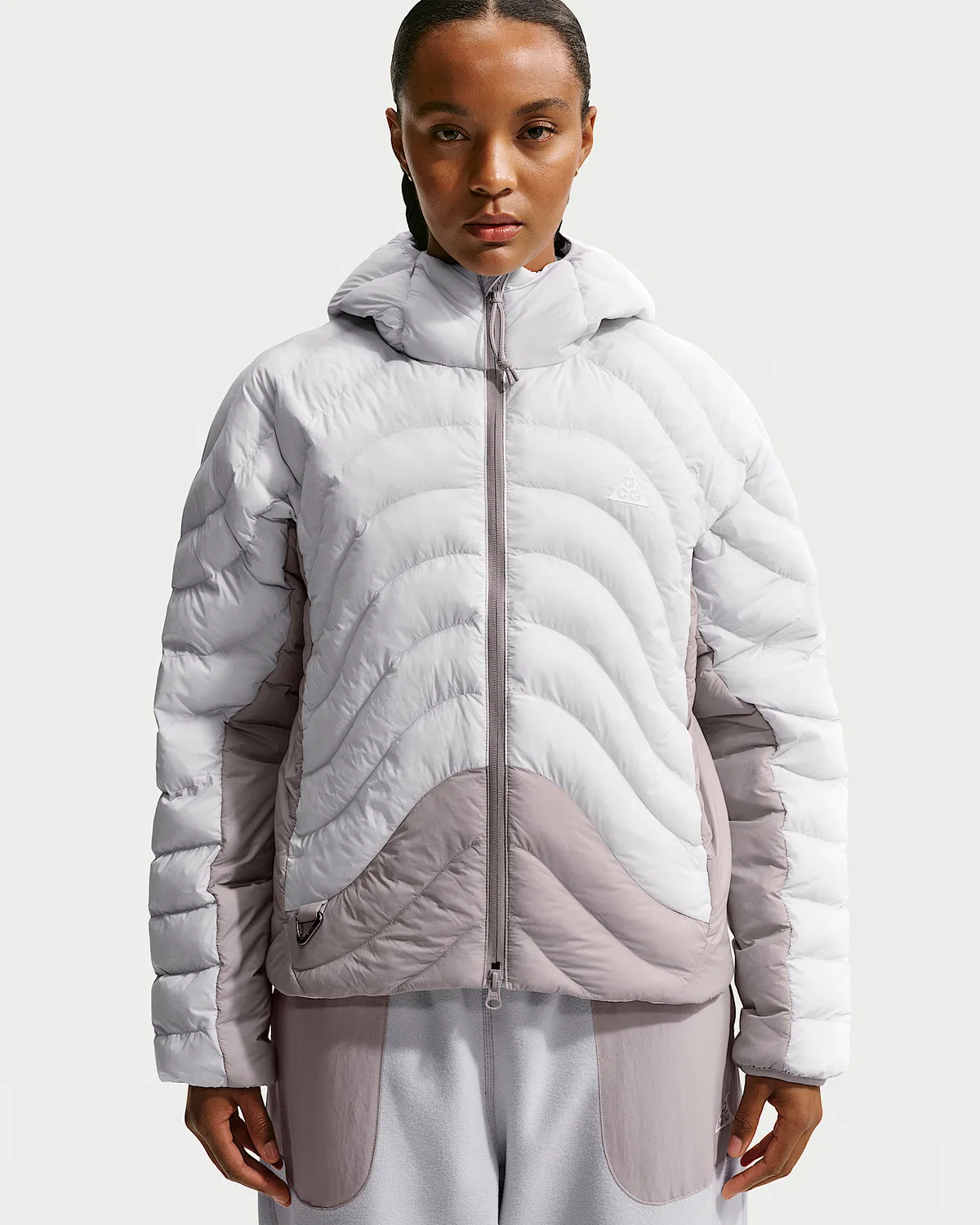 Женская куртка Nike ACG Therma-FIT ADV "Lava Flow", Photon Dust/Grey Fog/Photon Dust/Summit White