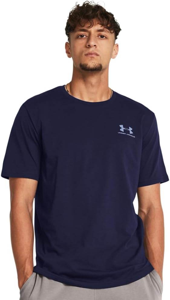 

Мужская спортивная футболка Under Armour с коротким рукавом на левую грудь, (410) Midnight Navy/White