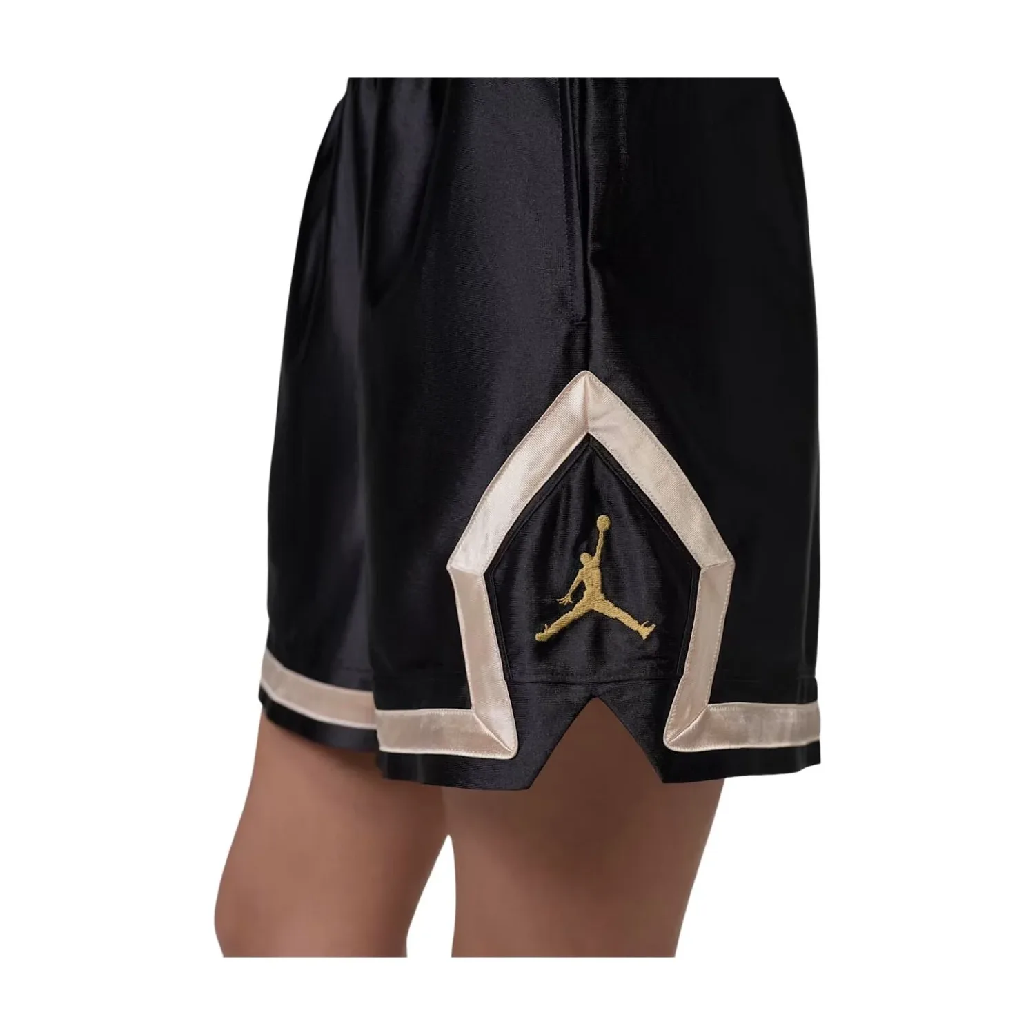 (WMNS) Шорты Air Jordan Sports Dri-FIT 10 см Diamond Shorts 'Black Metallic Gold' — фото 2