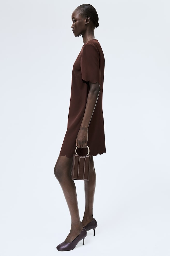 

Платье с фестончатыми краями H&M, красный