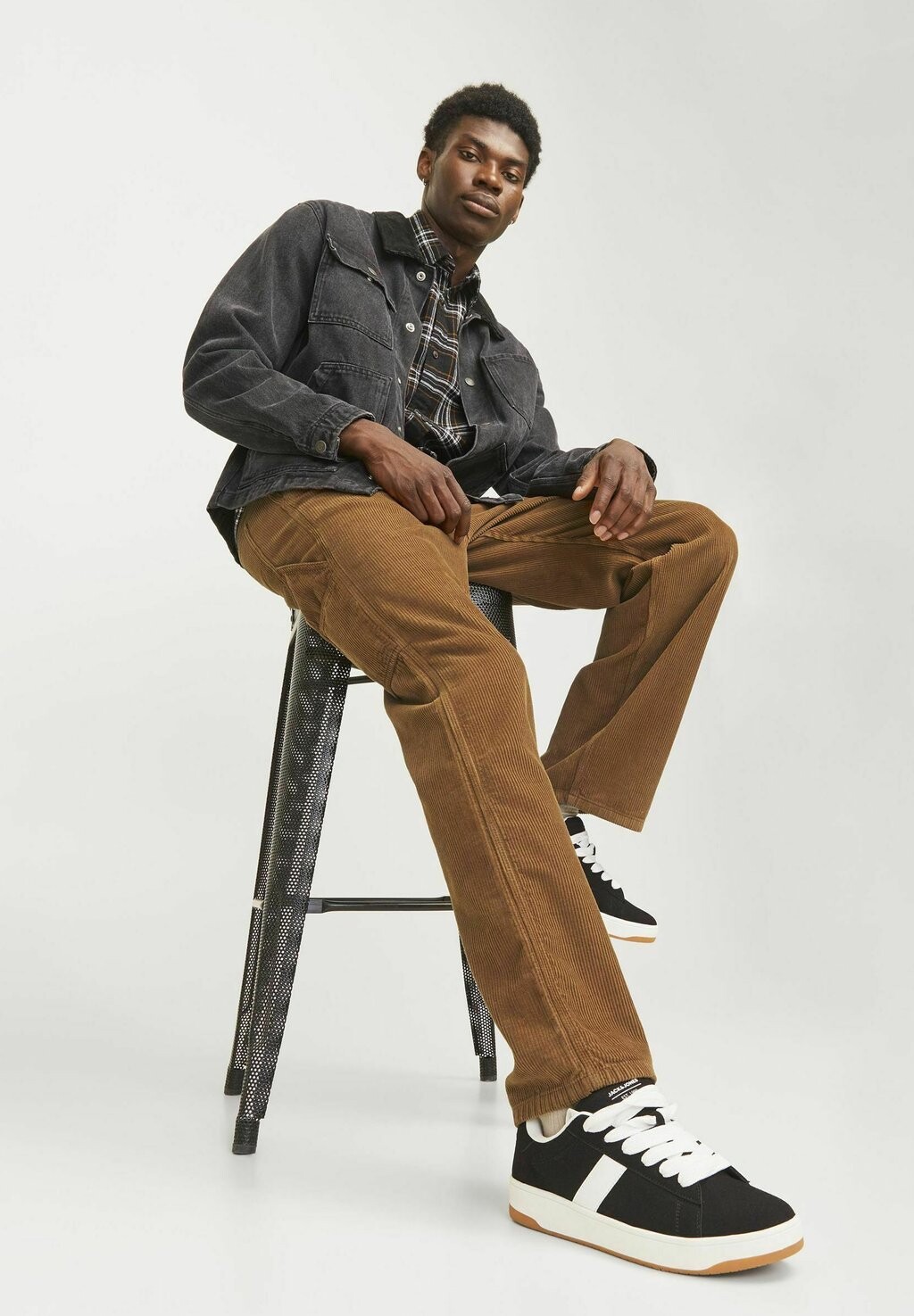 

Брюки JPSTEDDIE JJCARPENTER Jack & Jones, коричневый