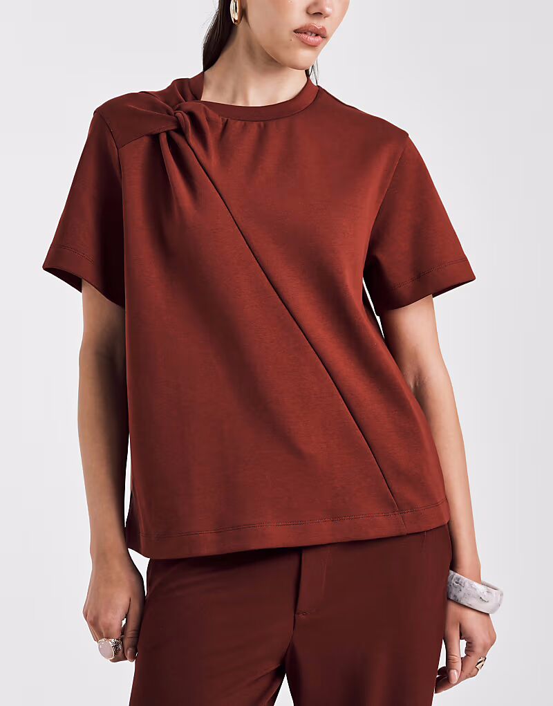 

Футболка с закрученными плечами темно-вишневого цвета Asos Design, Красный, Футболка с закрученными плечами темно-вишневого цвета Asos Design