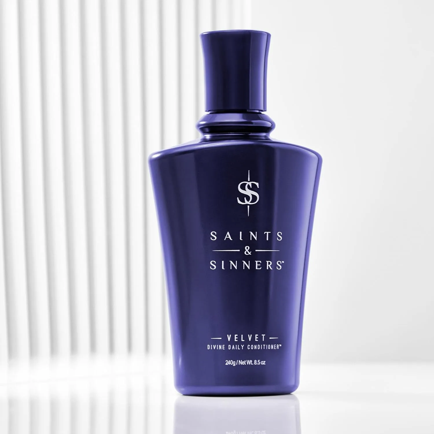 Saints & Sinners Velvet Divine ежедневный кондиционер для сухих, обезвоженных, термически и экологически поврежденных окрашенных волос - восстановление, укрепление, распутывание, устранение пушистости 240.98 г — фото 3
