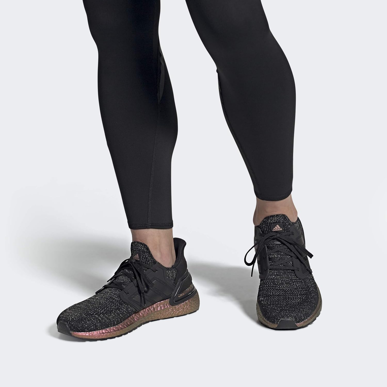 Мужские беговые кроссовки adidas Ultraboost 20, черный/бронзовый — фото 4