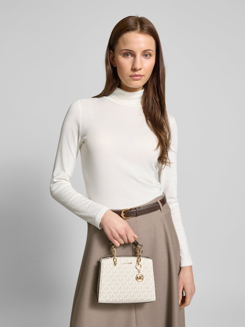 

Сумочка с аппликацией на этикетке модель «CYNTHIA» MICHAEL Michael Kors, экрю