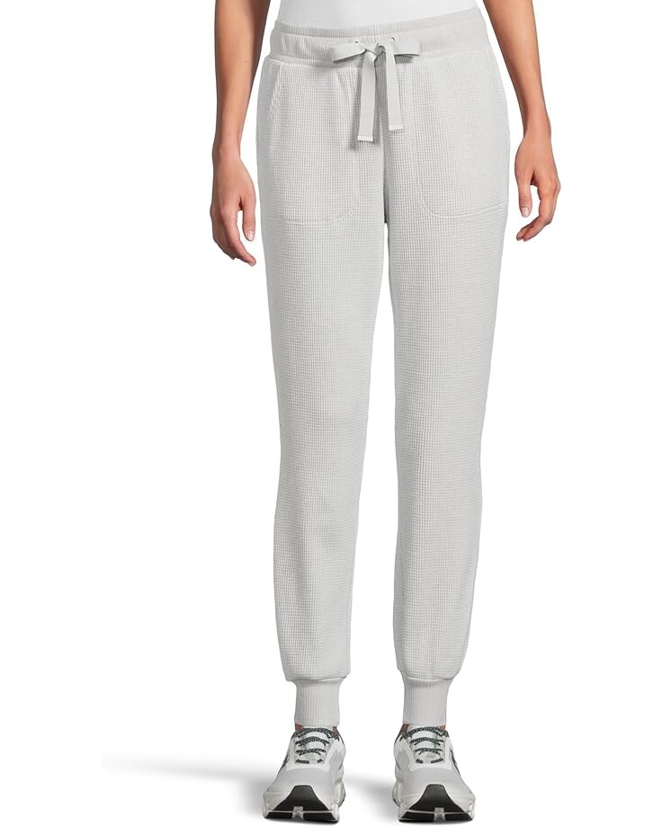 

Брюки TravisMathew Long Weekend Jogger, цвет Heather Light Grey