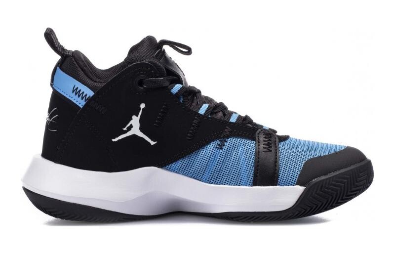 

Баскетбольные кроссовки Jumpman 2020 GS Mid-top Blue/Black Jordan, синий