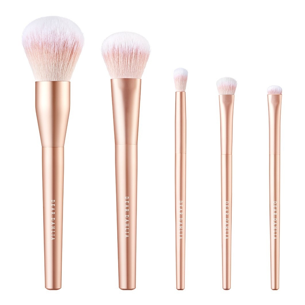 

Кисть для лица blooming edition pro petal brush Dear Dahlia, количество 1 шт.