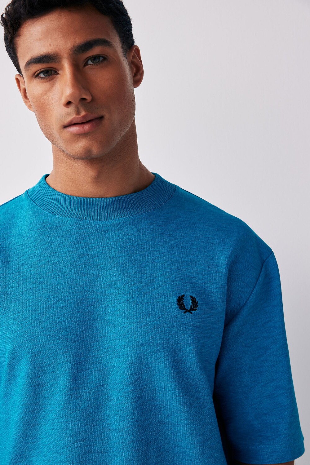 

Фактурная футболка свободного кроя Fred Perry, синий