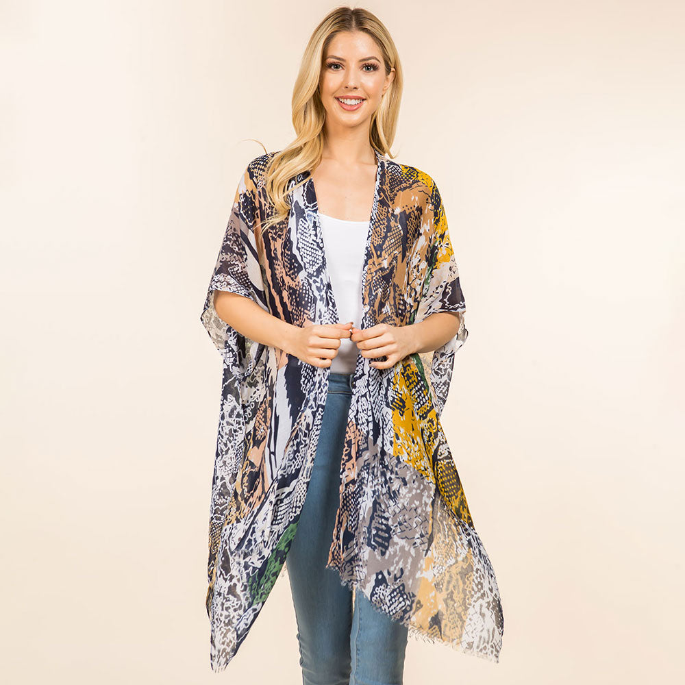 

Легкий кимоно-пончо с принтом под змеиную кожу TRUEDAMES, коричневый