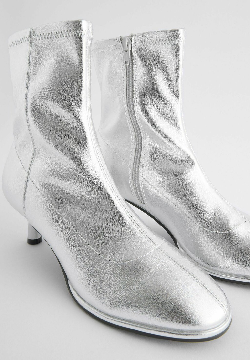 Классические ботильоны FOREVER COMFORT® SKINNY Next, серебристый — фото 3