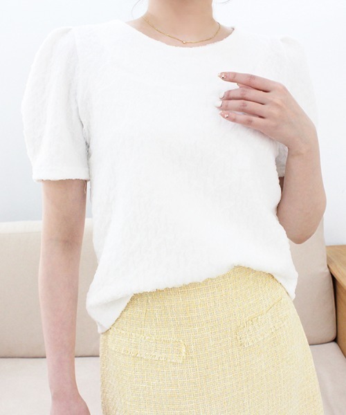 

Топ с объемными плечами и рельефным рисунком MODE ROBE, белый