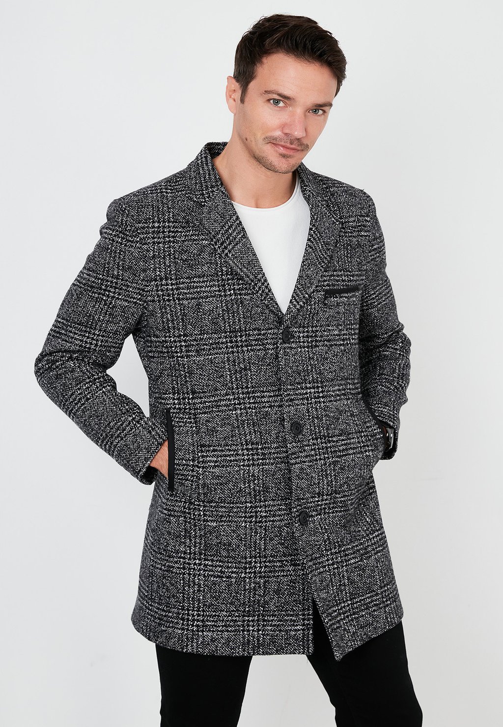 

Классическое пальто SLIM FIT Buratti, цвет black plaid