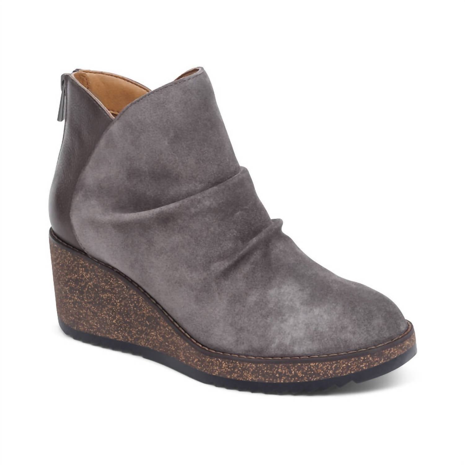 Женские ботинки Kara Ankle Wedge Boots In Charcoal Aetrex