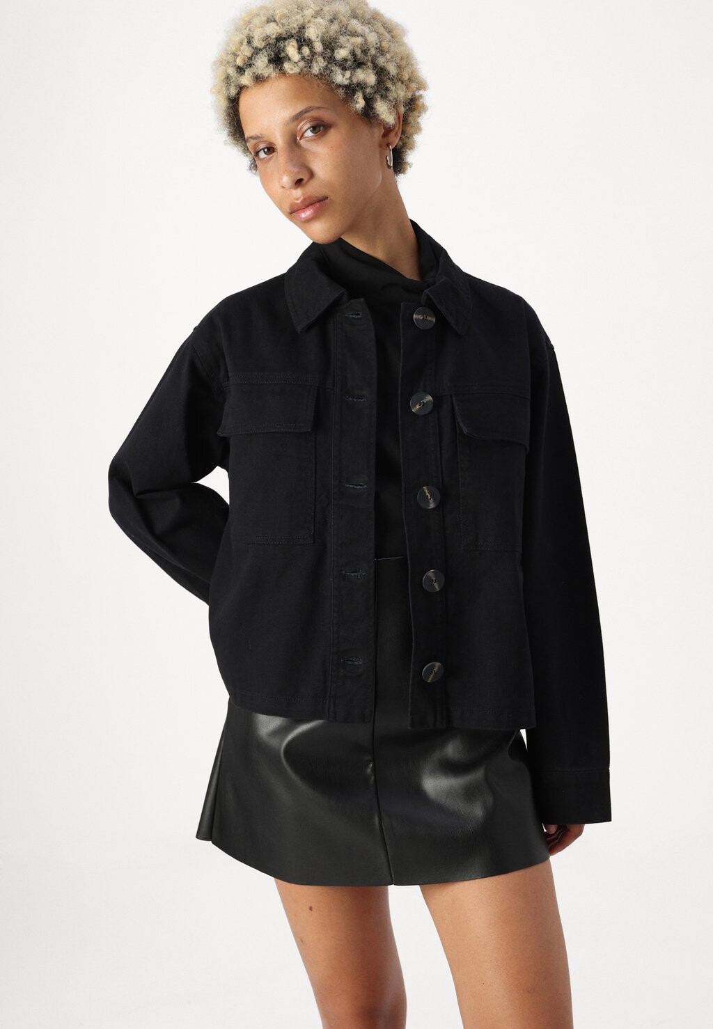 

Джинсовая куртка ONLELSA SHORT JACKET ONLY Petite, черный