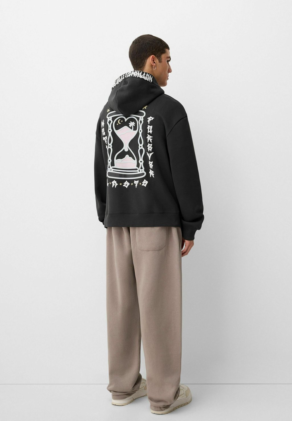 

Толстовка с капюшоном PRINTED Bershka, черный