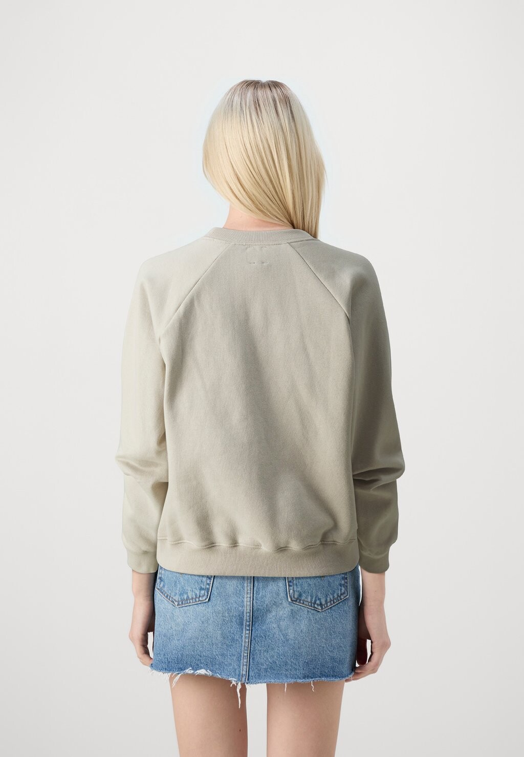 

Толстовка с капюшоном HOLIDAY LOGO RAGLAN CREW GAP, бежевый