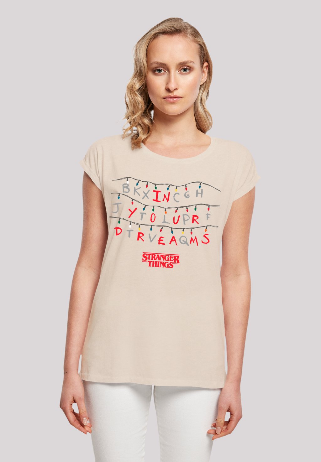 

Футболка с принтом STRANGER THINGS IN YOUR DREAMS NETFLIX TV SERIES F4NT4STIC, песочный