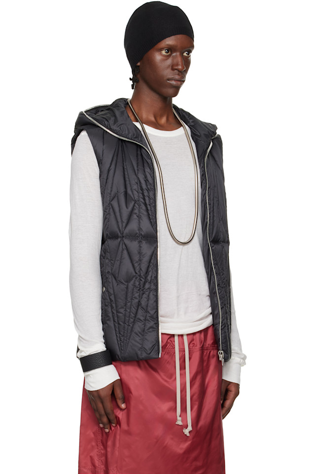 Пуховый жилет Moncler + Rick Owens с геокамо и застежкой-молнией, черный — фото 2