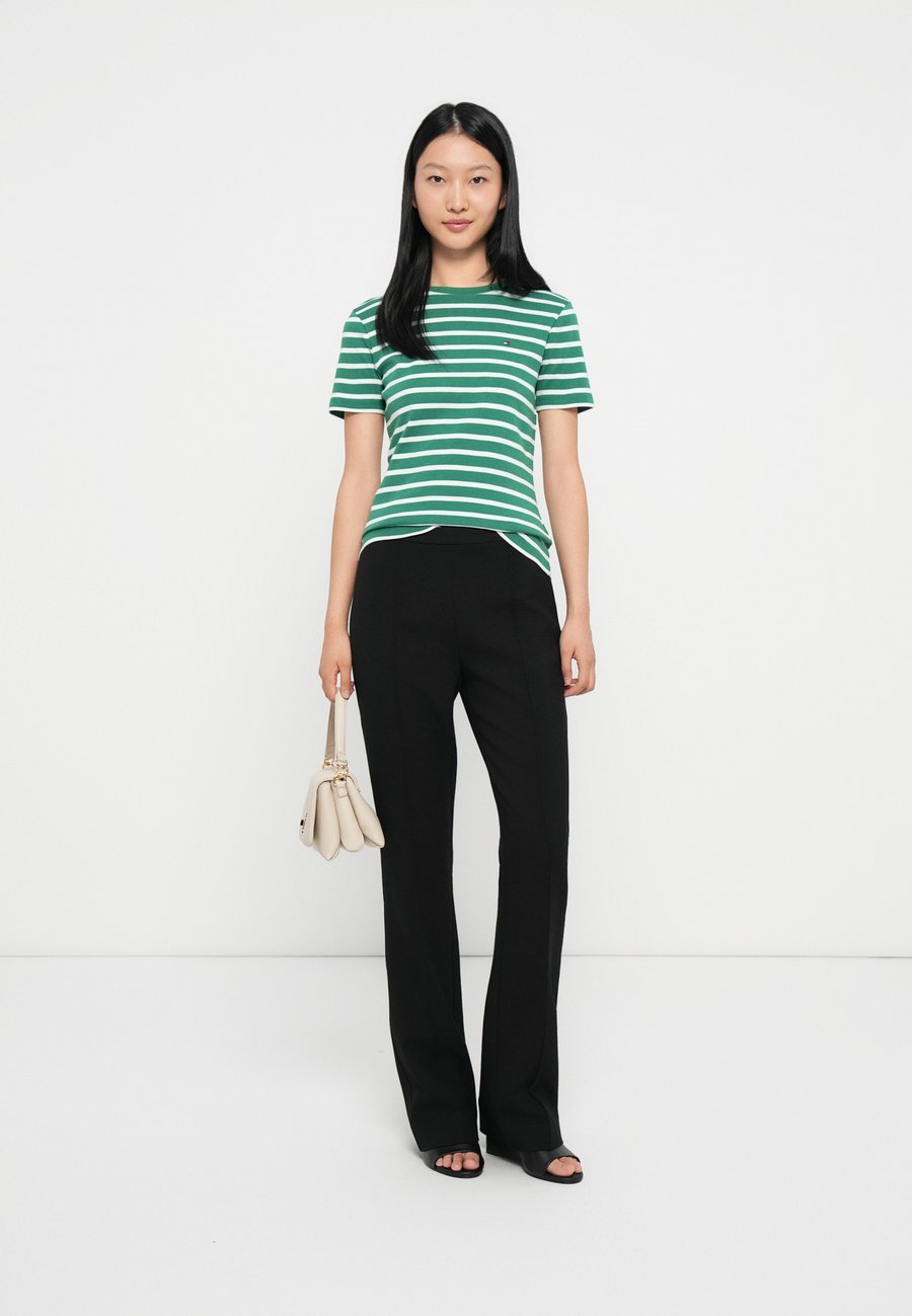 Футболка Tommy Hilfiger SLIM CODY, Nouveau Green/Ecru/White — фото 2