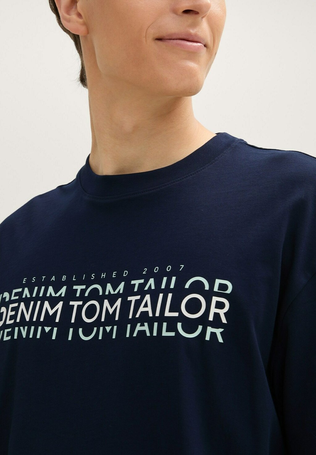 

Футболка с принтом RELAXED TOM TAILOR DENIM, темно-синий