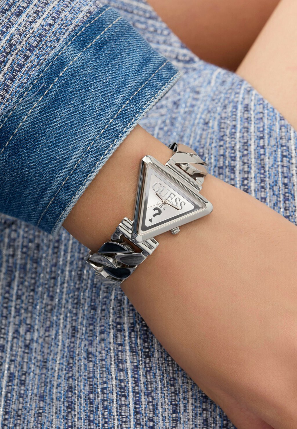 

Часы ANALOG Guess, серебряный