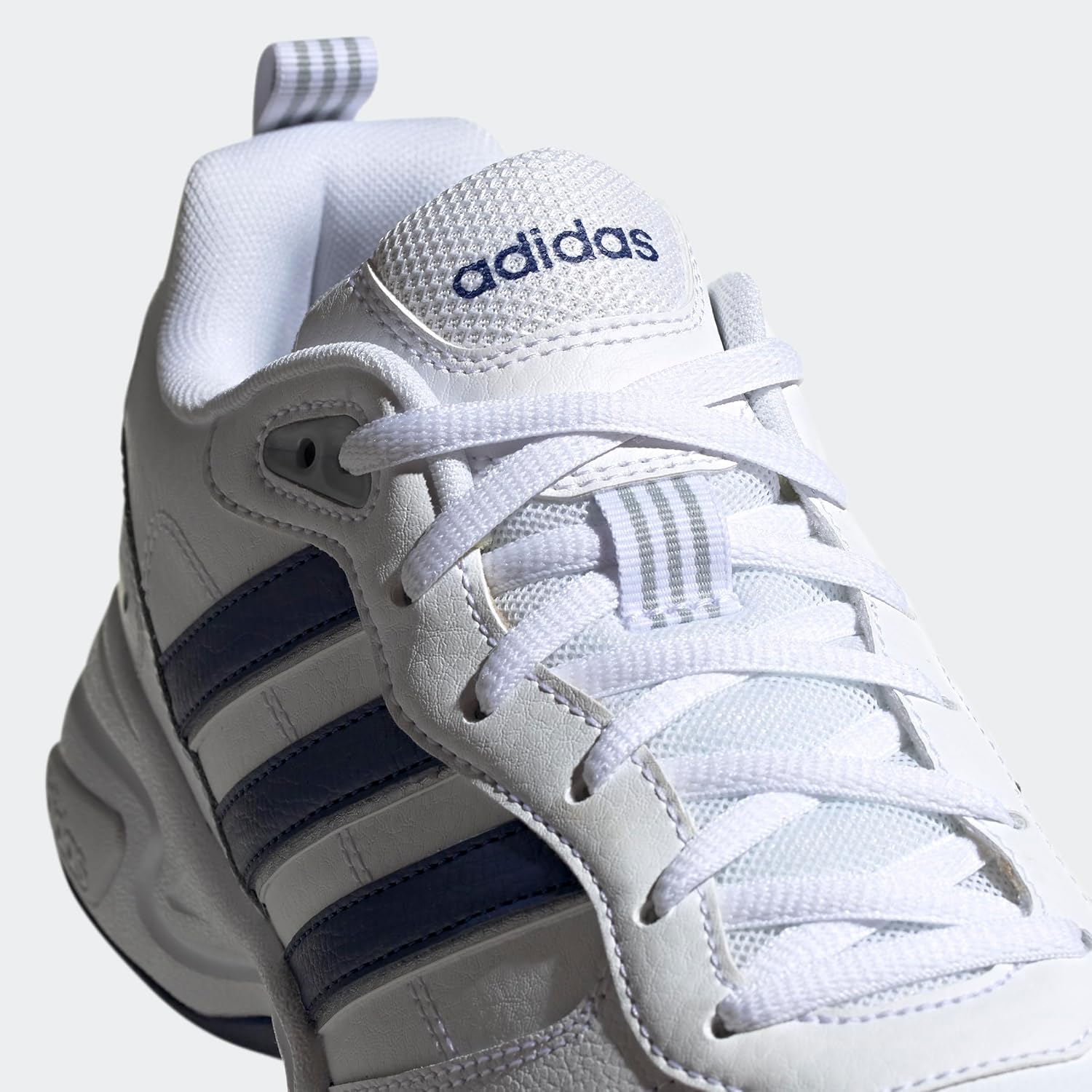 Мужские кроссовки adidas Strutter с широким облеганием для классического повседневного стиля, Blanc Bleu Foncã Argent Mat — фото 4