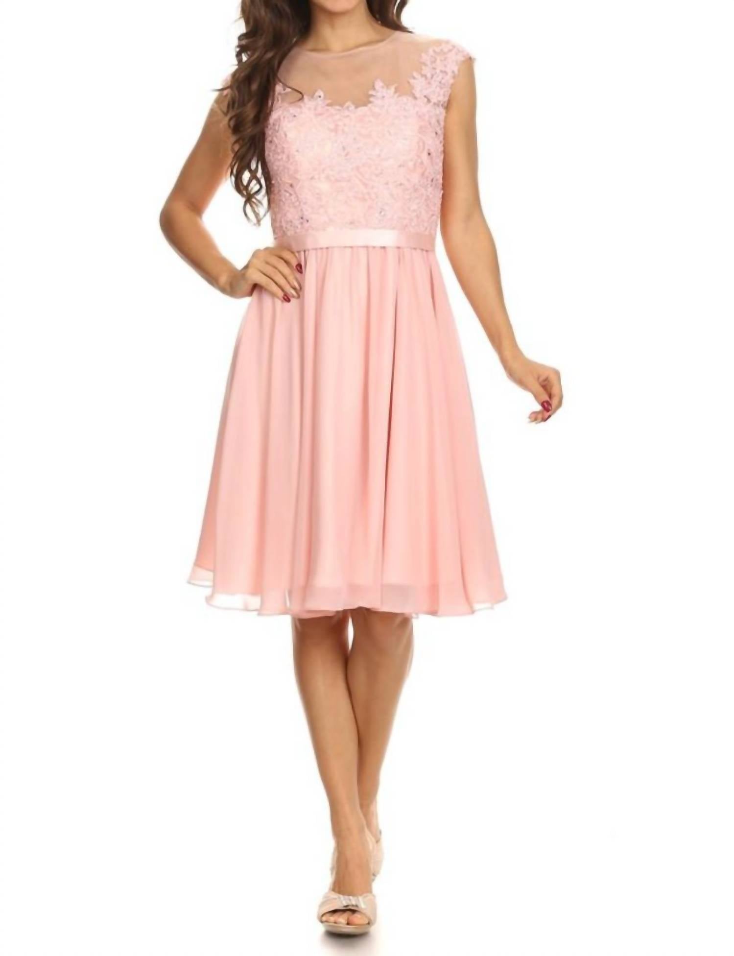 

Элегантное вечернее платье в розовом цвете Eureka