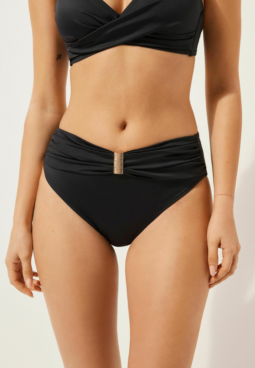 

Плавки бикини SCULTURA Calzedonia, цвет Schwarz Black Sculpture