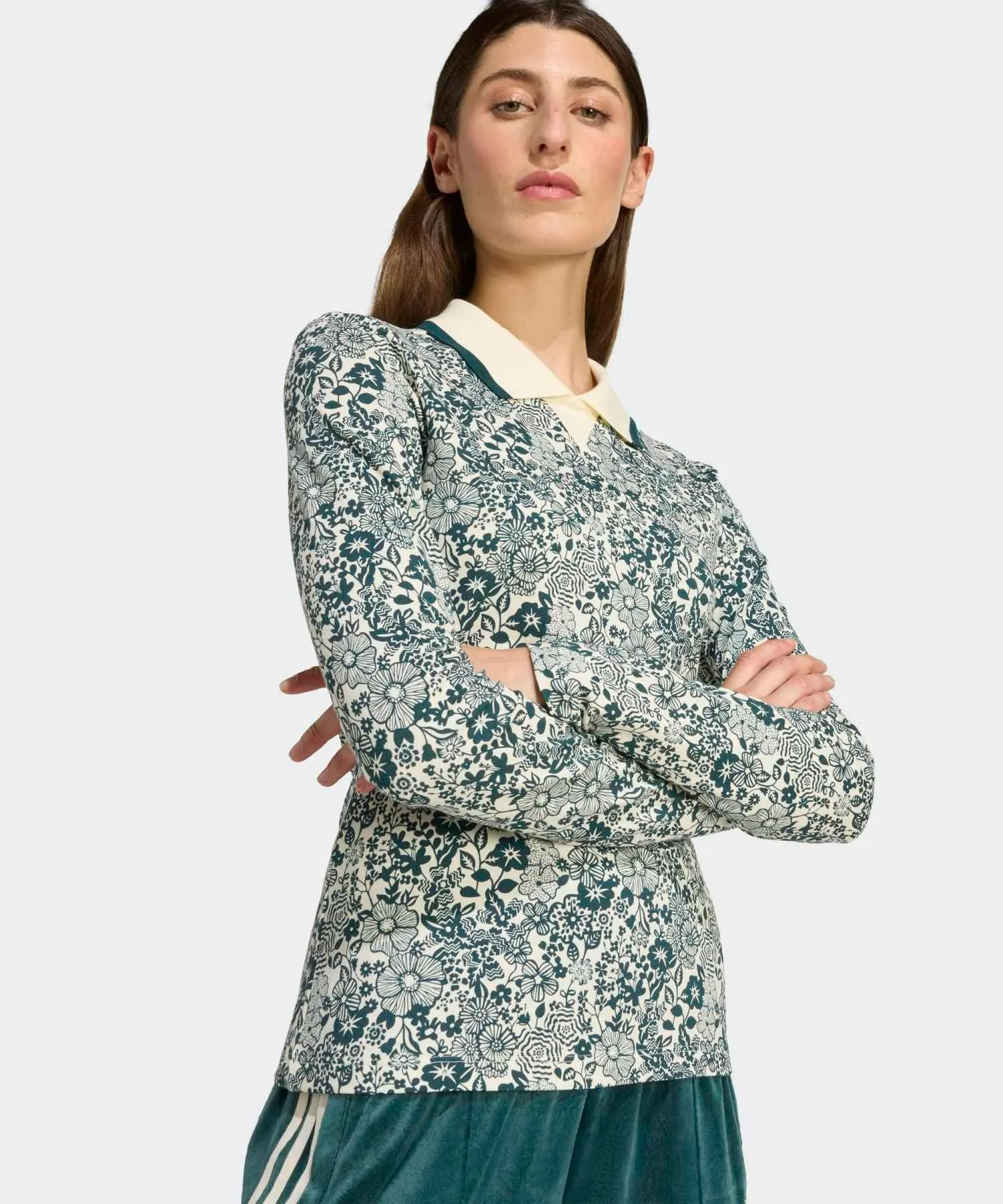 Женская футболка adidas Originals × Liberty London с цветочным принтом JW5273 белая с зелёным — фото 3