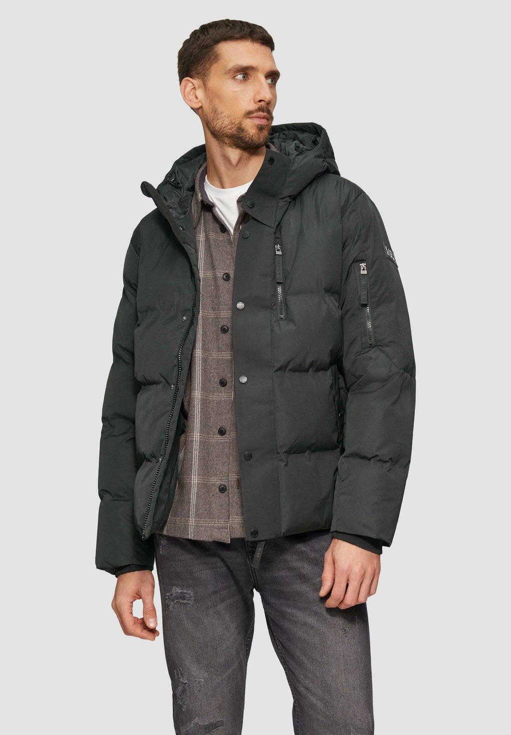

Зимняя куртка ABWEISENDE PUFFER MIT KAPUZE s.Oliver, черный