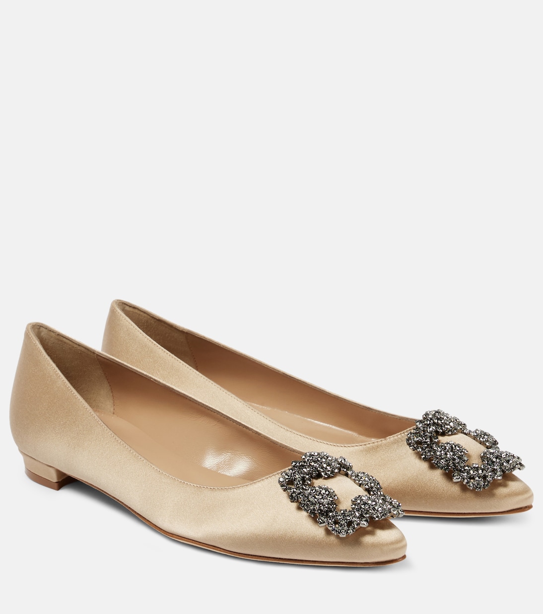 Hangisiflat 70 балетки из атласа с декоративными элементами Manolo Blahnik, Champagne Beige