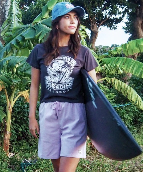 

Женская футболка с графическим принтом, укороченная, с круглым вырезом и короткими рукавами BILLABONG, кремовый