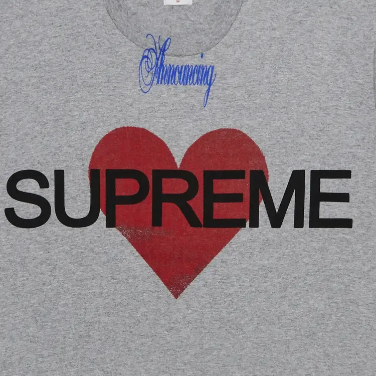 Компания Supreme анонсировала футболку цвета «вересково-серый» — фото 2