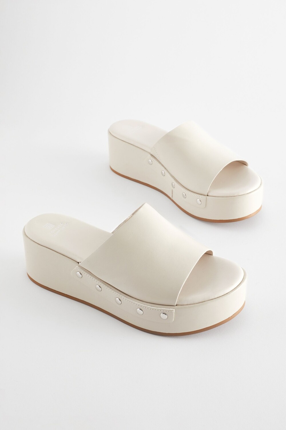 Мюли Forever Comfort на танкетке с заклепками Next, мультиколор — фото 3