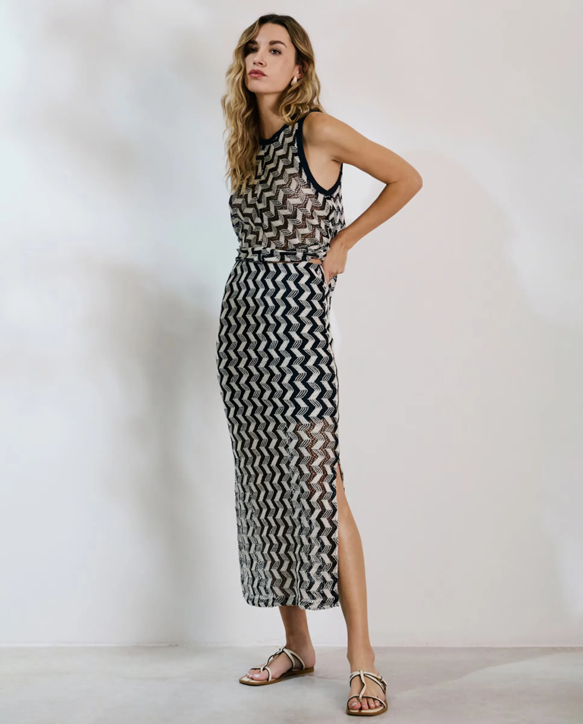 

Длинная юбка из кружева Vero Moda, темно-синий