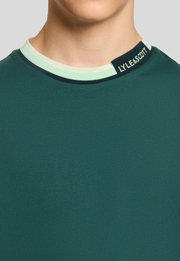 Базовая футболка с логотипом, нанесенным методом тиснения. Lyle & Scott, Everglade — фото 4