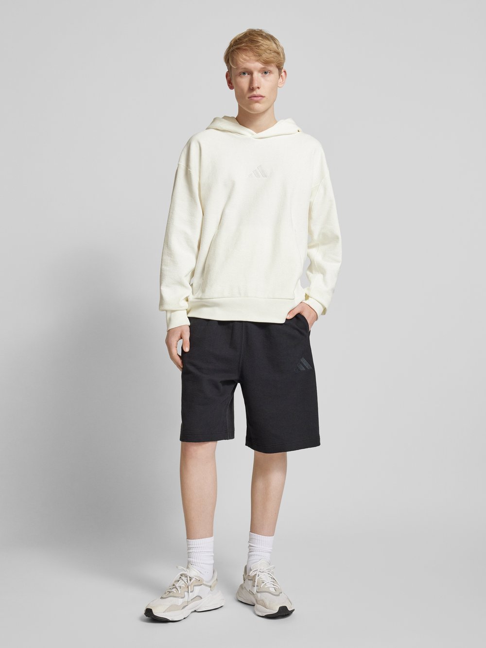

Спортивные шорты с эластичным поясом ADIDAS SPORTSWEAR, черный